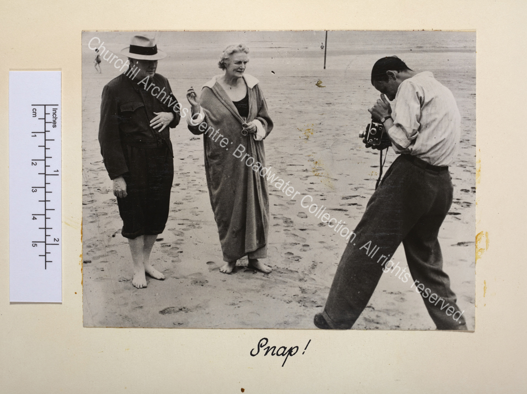 Photo shows WSC and CSC on the beach at Hendaye